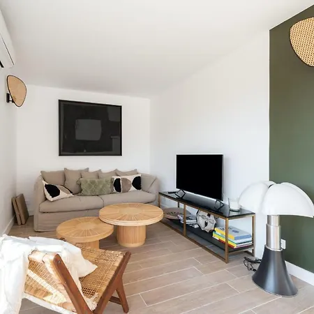 Apartment Beautiful Flat With Terrace - Carre D'or